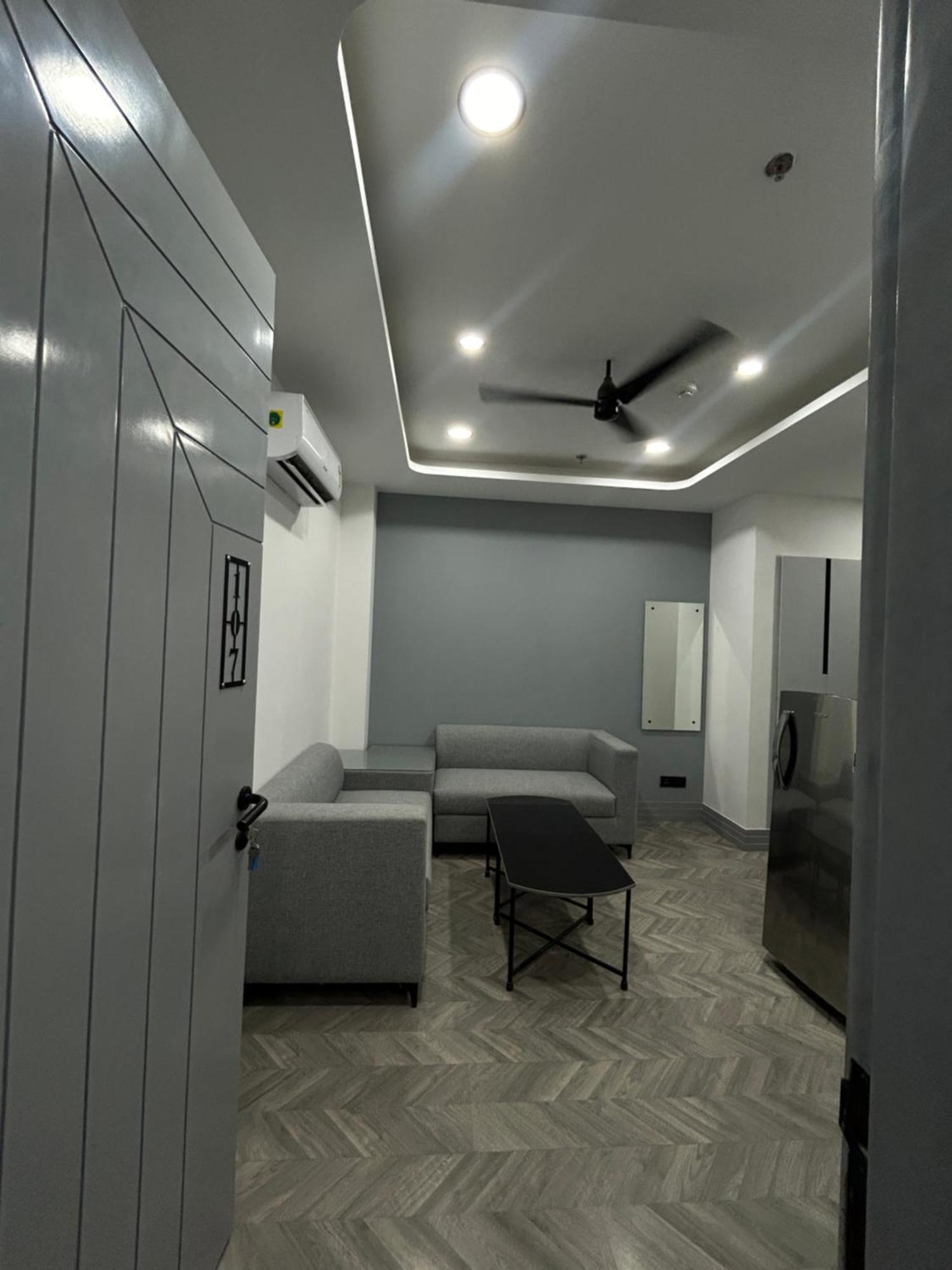 Bedchambers Serviced Apartment, Golf Course, Gurgaon Dış mekan fotoğraf
